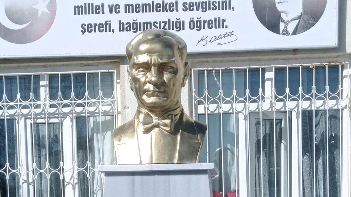 Okulumuza Atatürk Büstü yapılmıştır